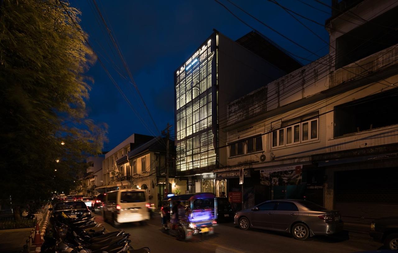 Issara By D Hostel Bangkok Exterior photo